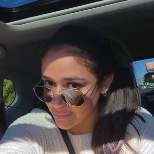 Meet your Posher, Natalie